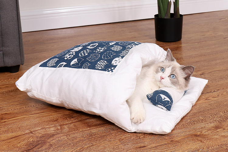 Warm Cat Sleeping Bag with Pillow
